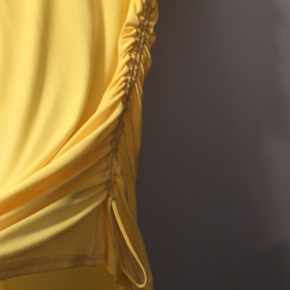 Yellow top - Picture 2 of 4